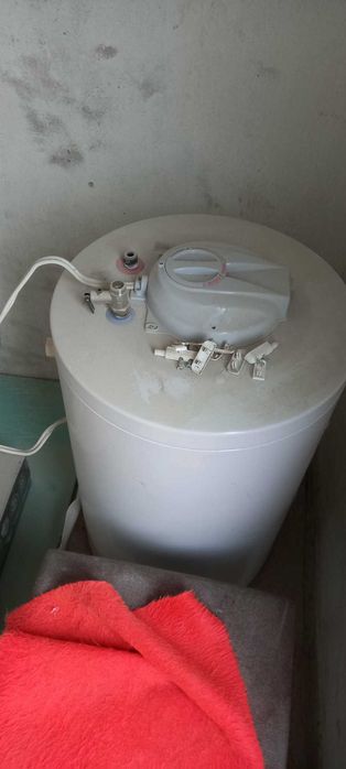 Керемиди Български и чисто нов бойлер Теси