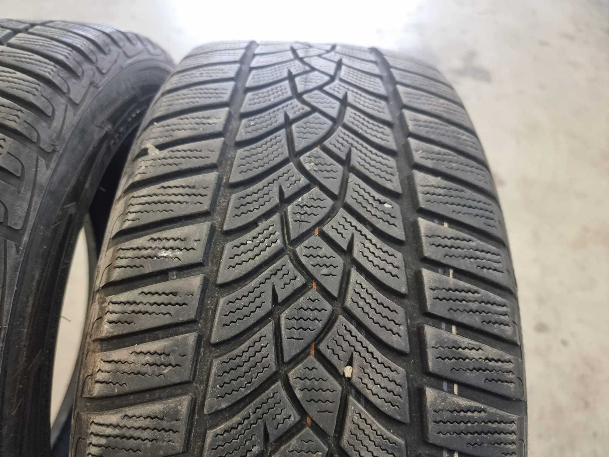 2 Anvelope de IARNA 225.50.17 'Goodyear' ; stare buna