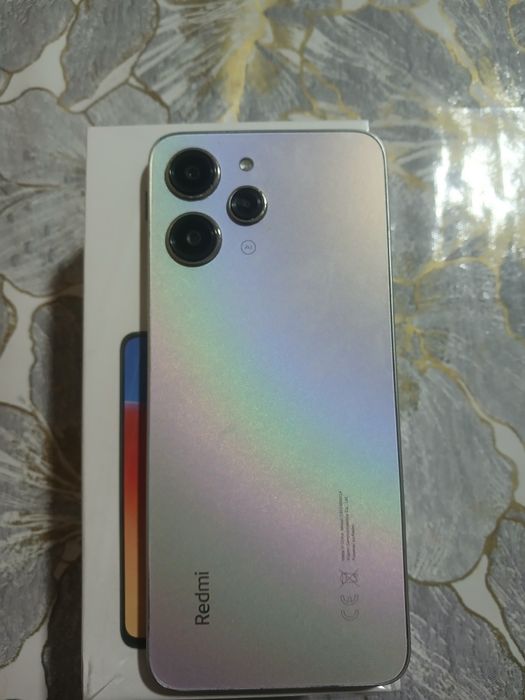 Redmi 12 xolati yaxwi