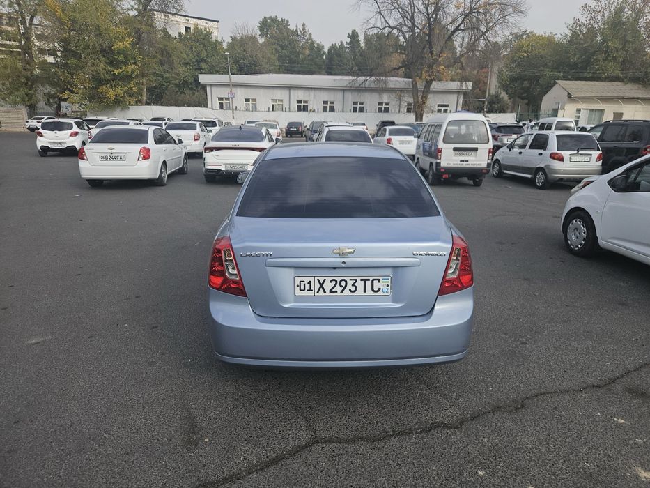 Ласети сотилади 2012 йил генам бор