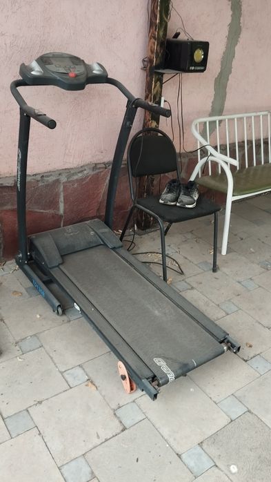 Продам беговую дорожку