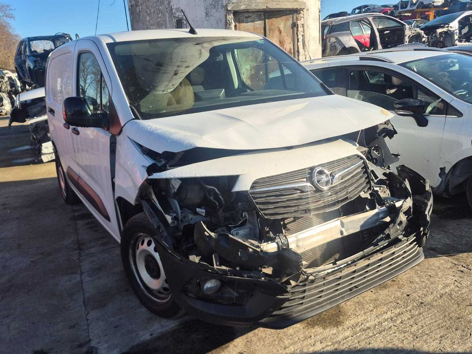 opel combo 2023 1.5d avariat sau rate prin tbi