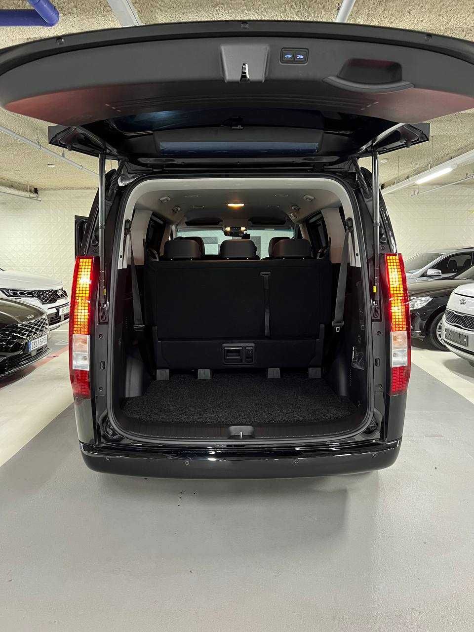 Hyundai Staria 9 o'rindiqli