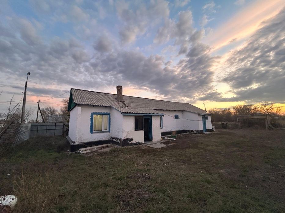 Продаётся на строй материалы
