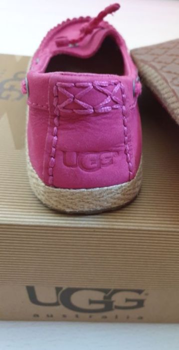 Обувки UGG