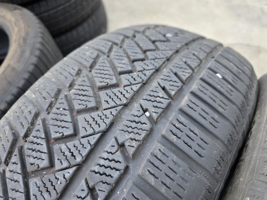 2бр Зимни гуми 235 55 19 - Continental