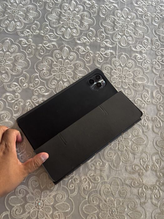 планшет Umiio srochno sotiladi