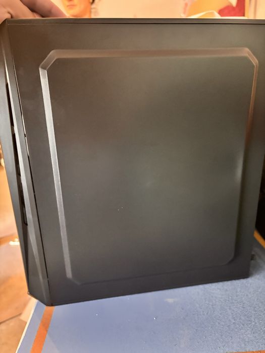 Кутия за компютър