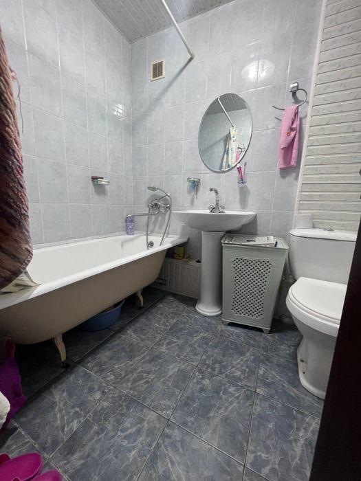 2 ком/2/5 кирпич, балкон 2*6. Академгородок, Айти парк