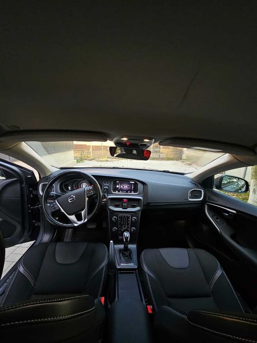 Volvo V40 2019 automat