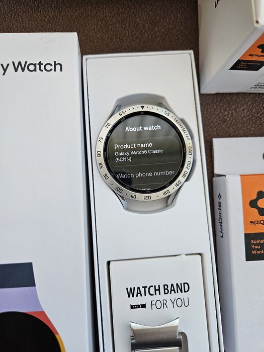 Samsung Galaxy Watch 6 Classic 47мм LTE много аксесоари, Spigen каишка