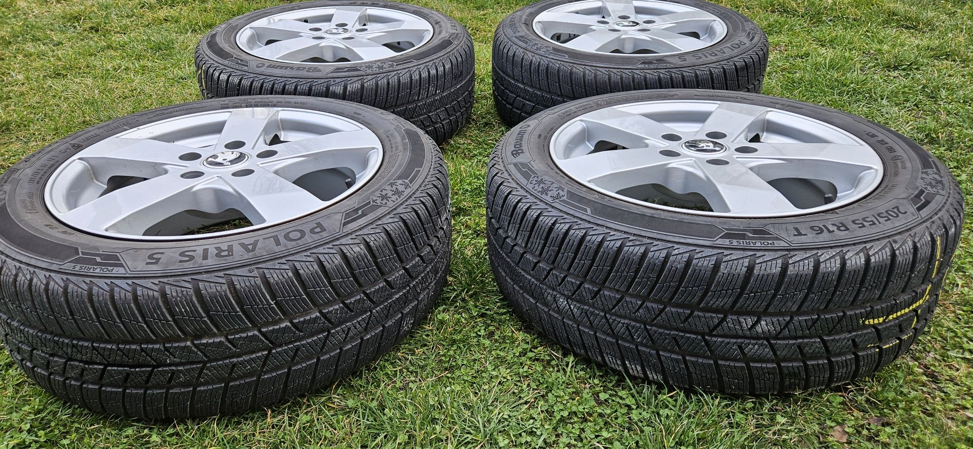 Set jante aliaj plus anvelope iarnă Barum Polaris 5, 205/55/R16, Skoda