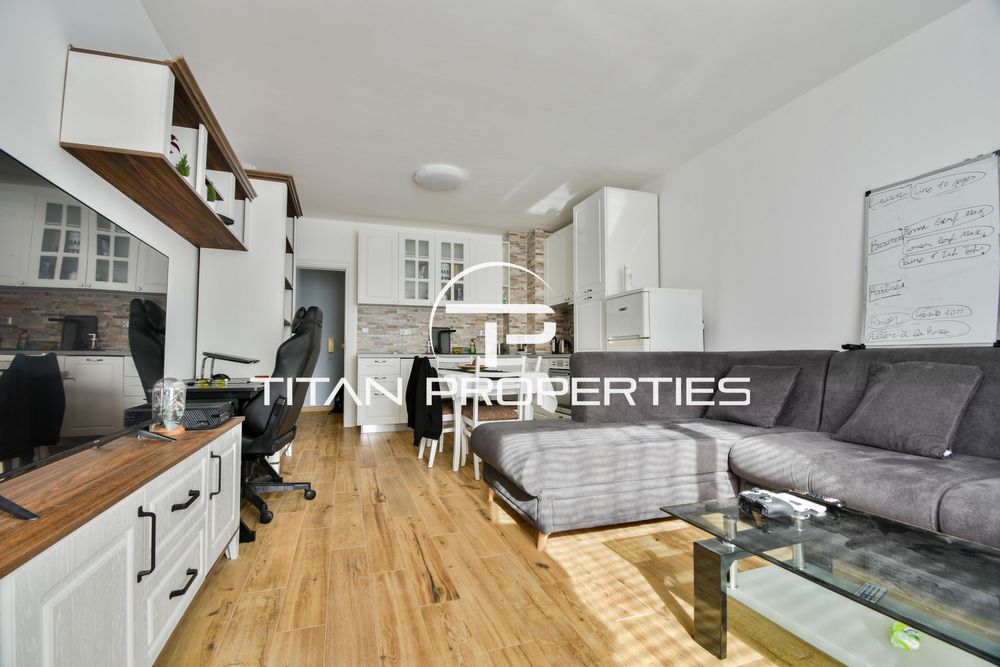 Дава се под наем Двустаен апартамент в София, Зона Б-18 - 81 кв.м за 725 € - Снимка #1