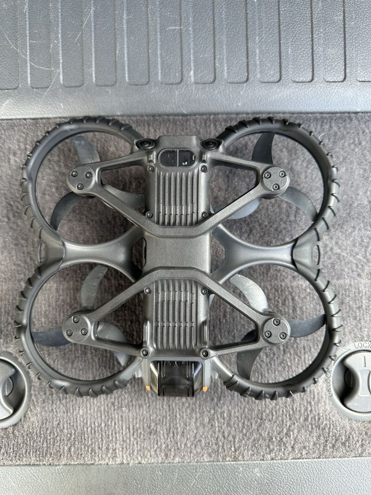 Квадрокоптер DJI Avata 2