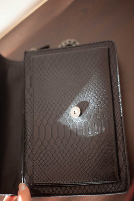 Черна чанта Cross body bag