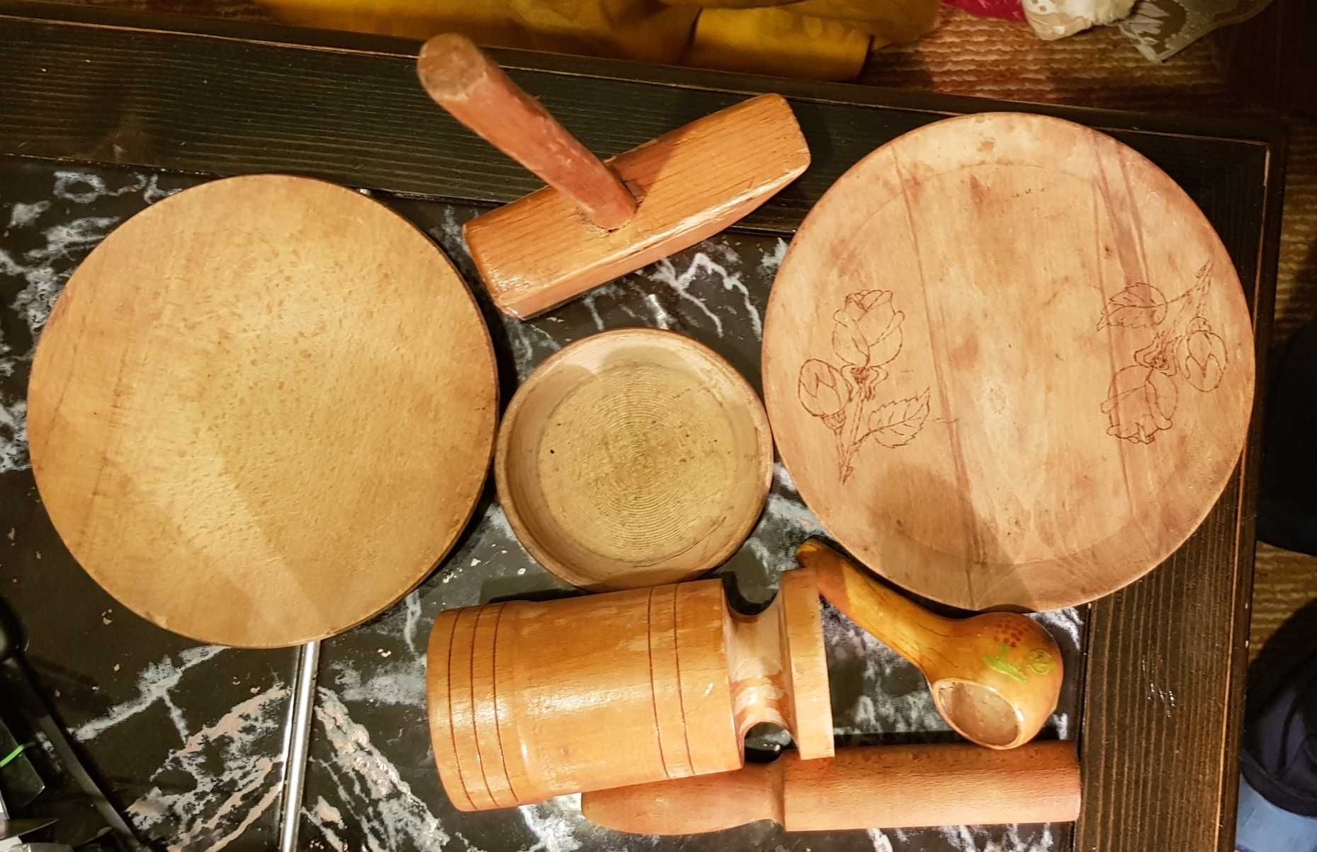 Продава сувенири комплекти керамика дървени битови гювече