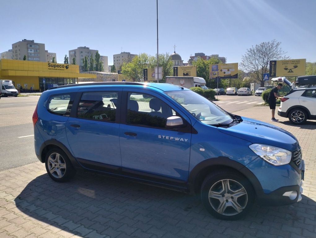 Autoturism Dacia Lodgy