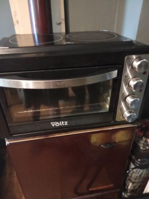 Фурна с два стъклени котлона