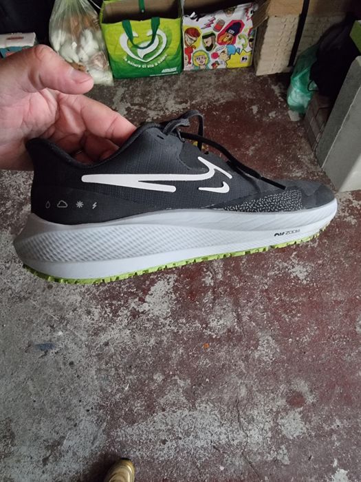 Adidasi nike 40 jumate 41  originali