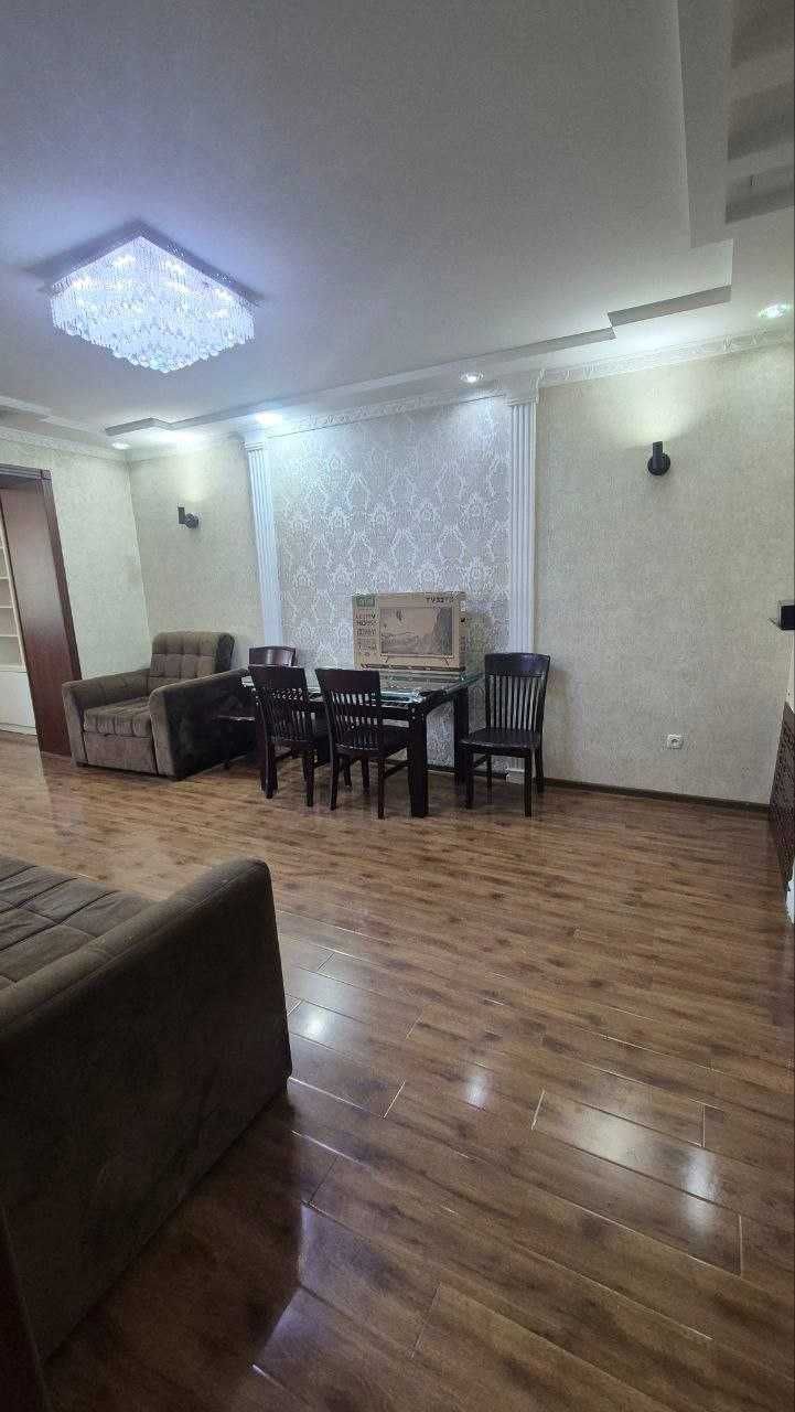 Продается 
м-в Эльбек, ор-р Канадская школа