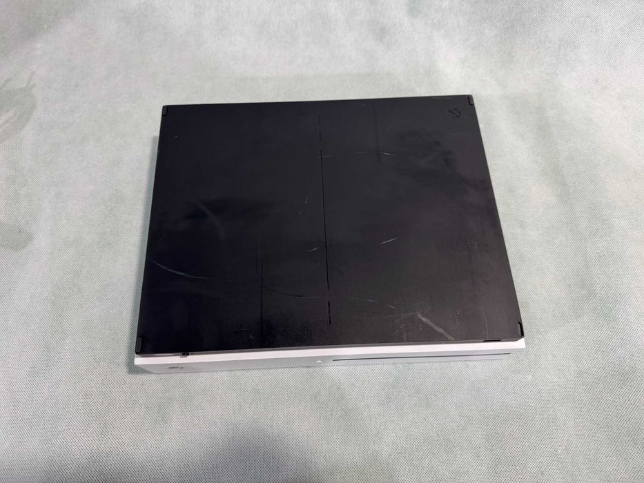 Конзола - Xbox One S / 780GB / X6