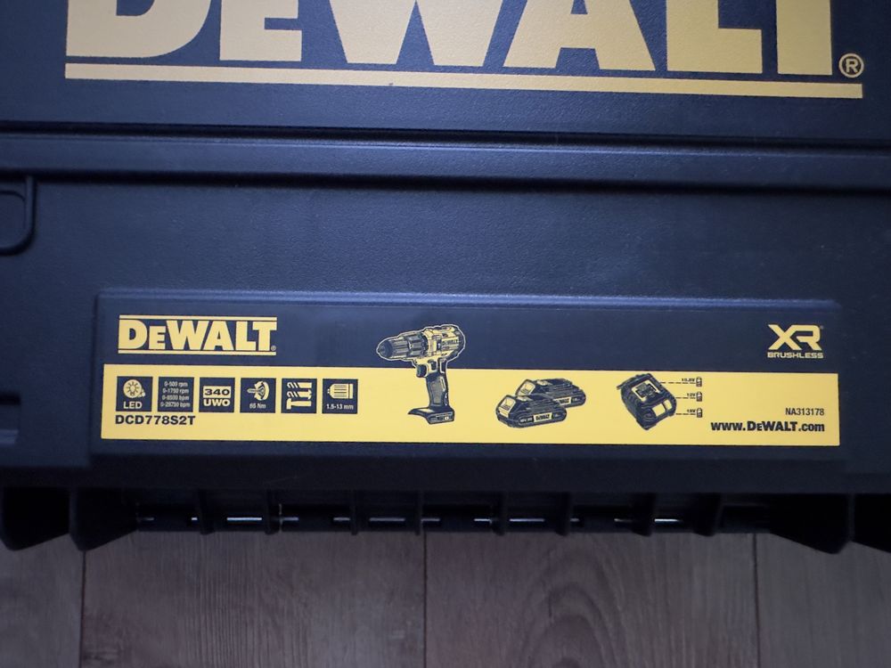 NOU! Set DEWALT DCD778S2T Masina de gaurit + Acumulatori + Incarcator