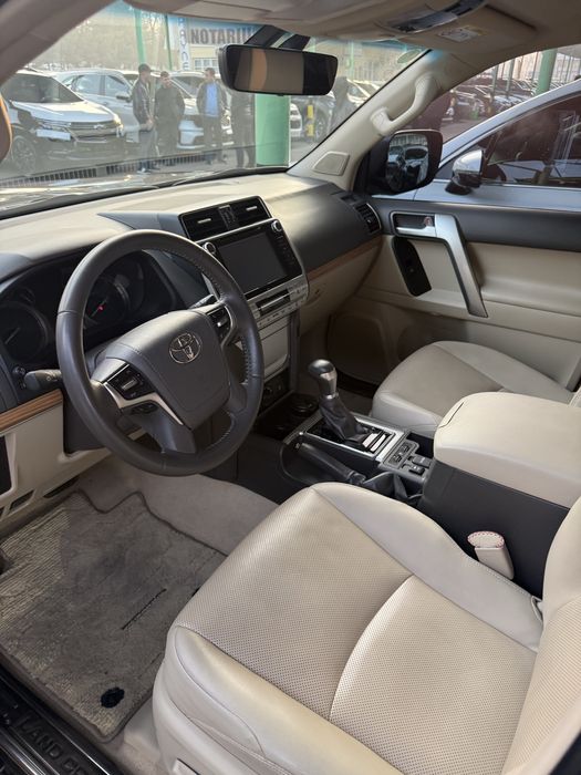 Land cruiser prado 150