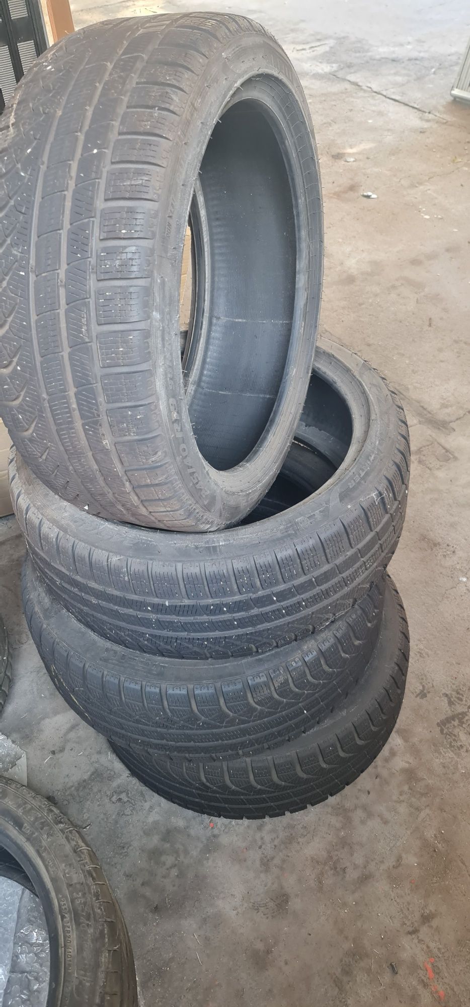 245/40/R19 Зимни гуми Pirelli