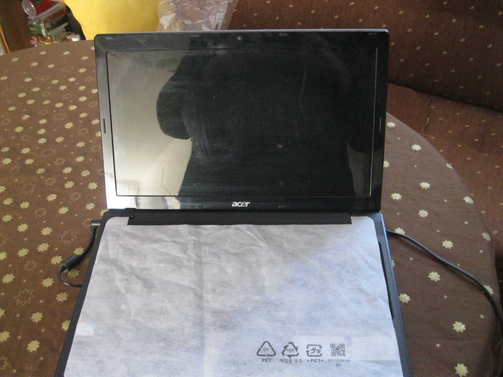 Компютър  Acer с инсталиран Windows и MS Office