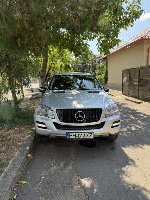 Mercedes ML 300 Blue efficiency unic propieter in RO istoric Autoklass