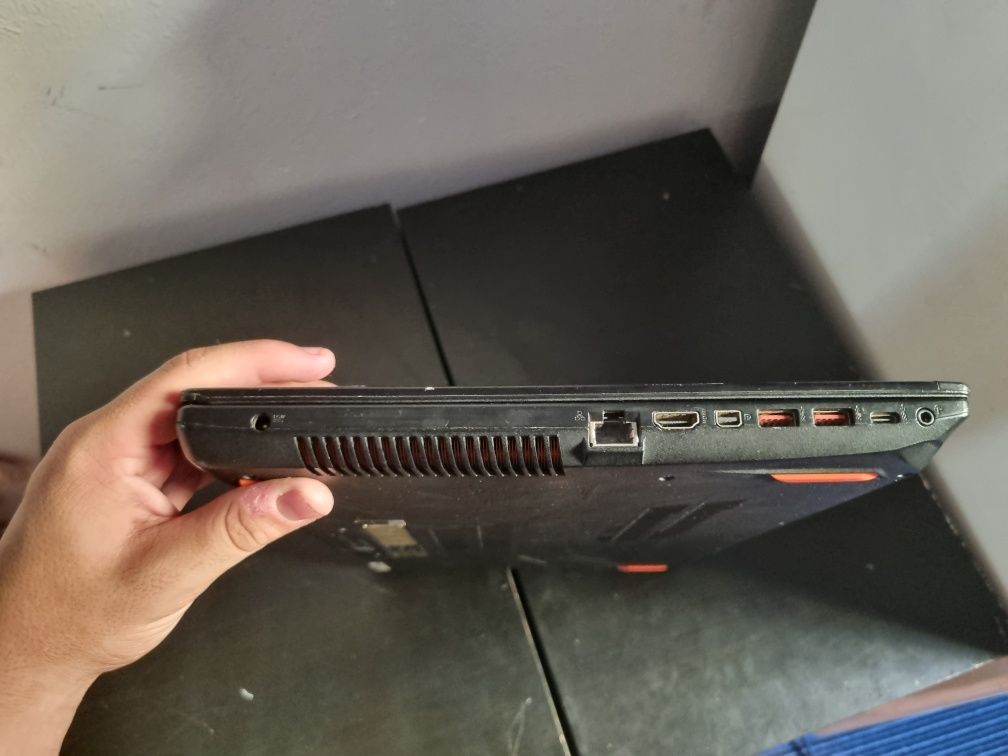 Laptop Asus  STRIX  DE PIESE