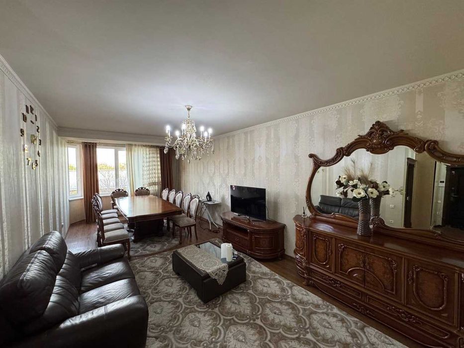 Сдается в 3х комнатная квартира! Новостройка 3/5/8 Алайский Рынок, ц5