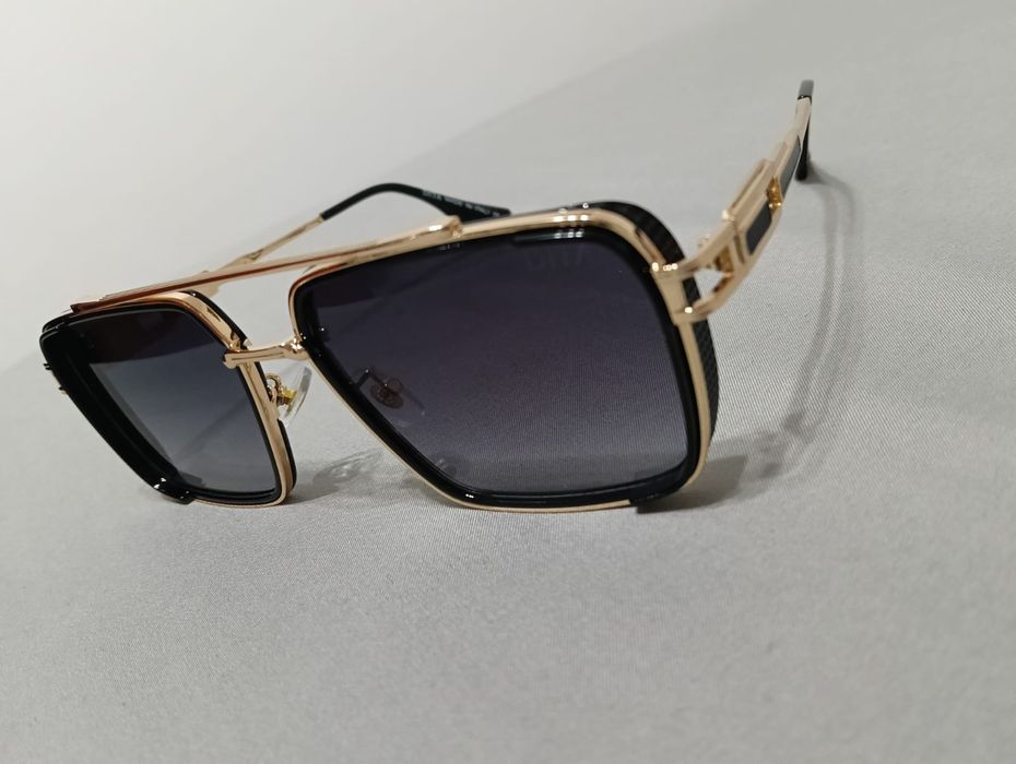 Ochelari de soare noi