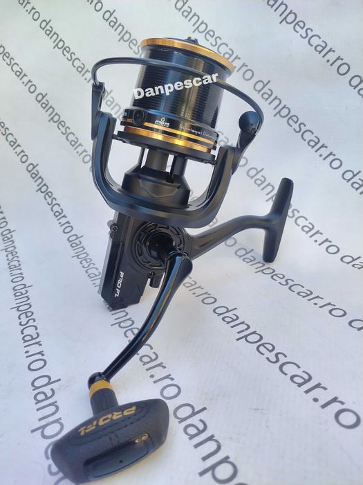 Mulinetă Feeder Crap PRO FL Strategist Distance 8000 tambur Long Cast