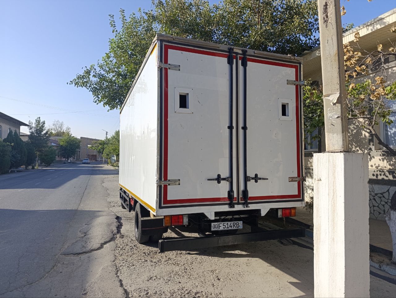 Isuzu NQR 71 PL .