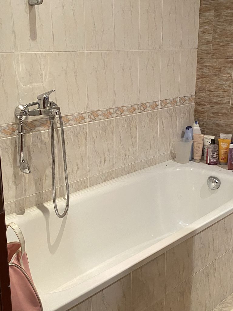 Продава се Четиристаен апартамент в Русе, Дружба 2 - 110 кв.м за 982 €/кв.м - Снимка #3