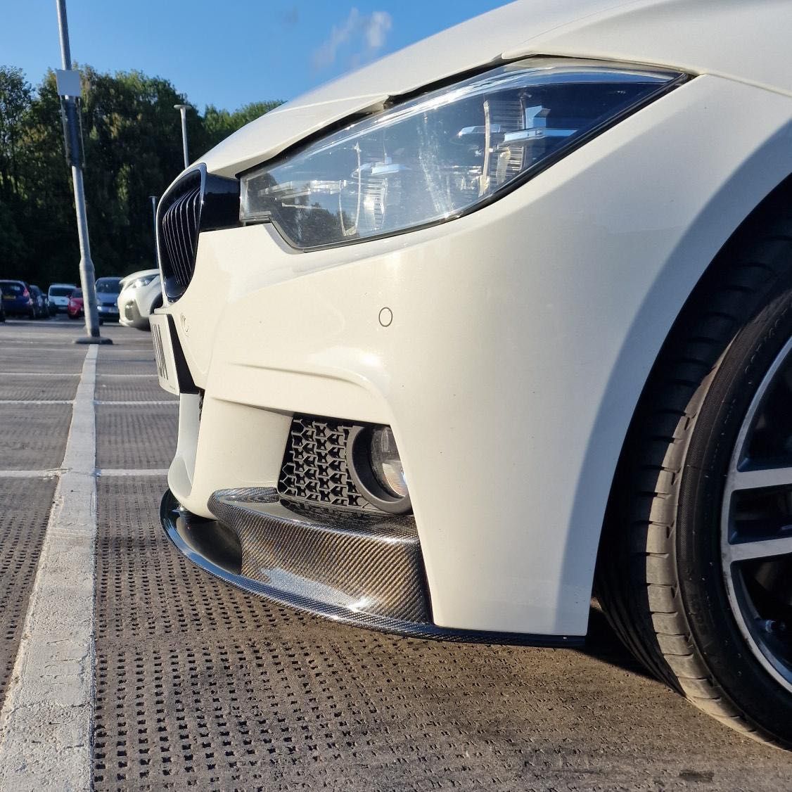 Сплитери предна броня BMW F30 – карбон