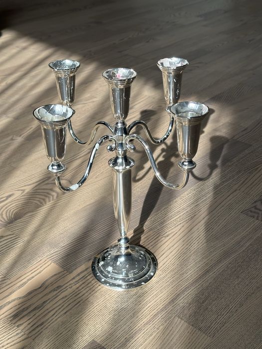 Канделябр серебристый