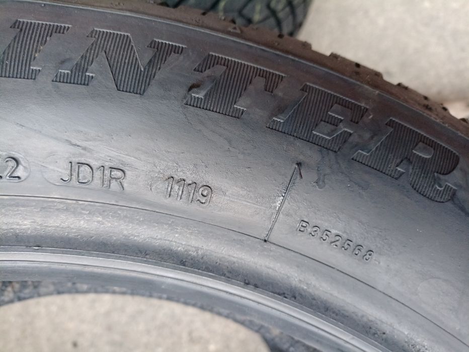4 anvelope Runflat de iarna ca noi Dunlop 215/55 R18 dot 1119/2517
