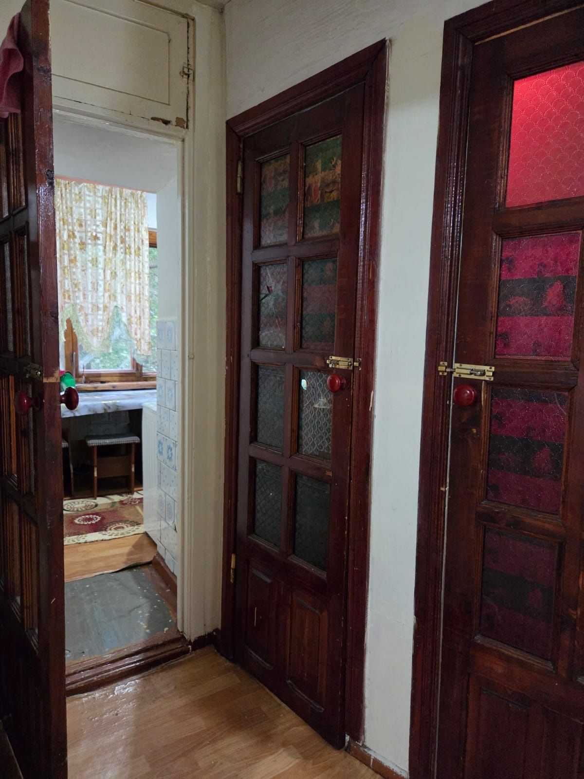 2-комн., 4 мкр., 3 этаж (не угол, напротив 6 мкр.)