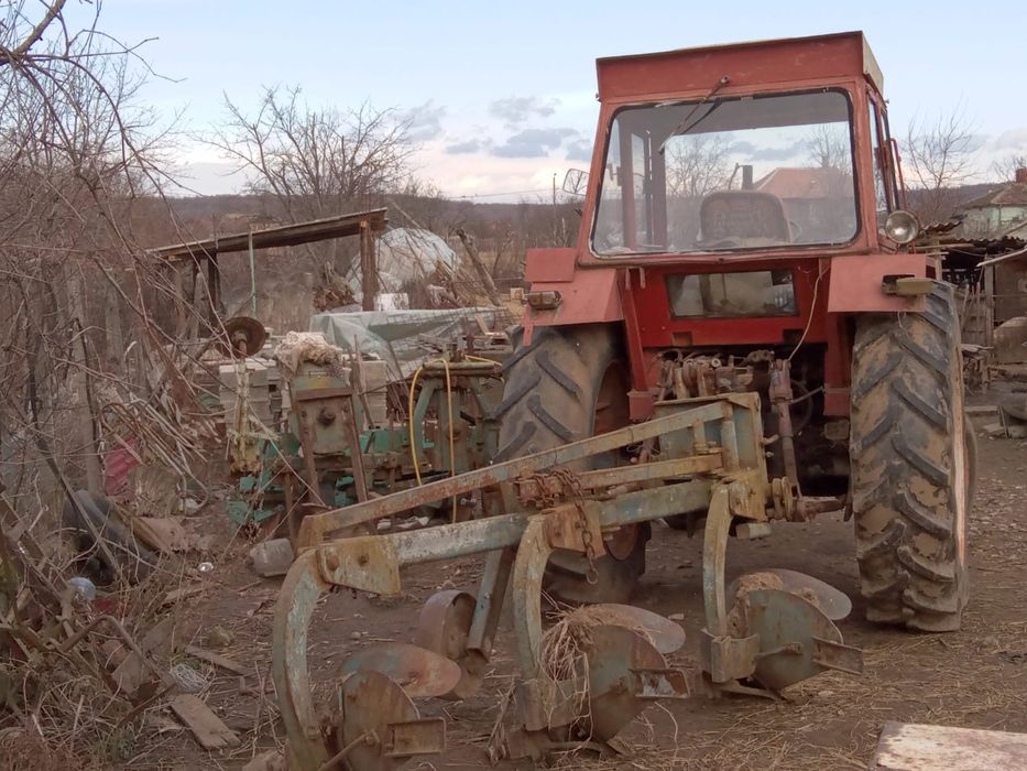 Urgent Tractor UTB U850  (6 cilindri in linie).