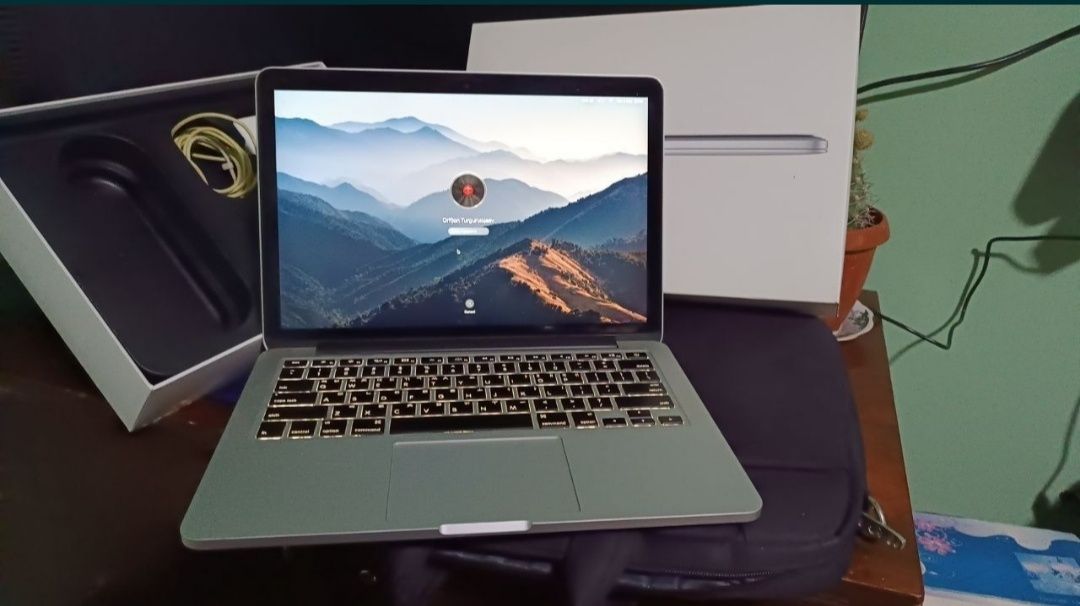 Macbbook pro 2015 13inch A1502
