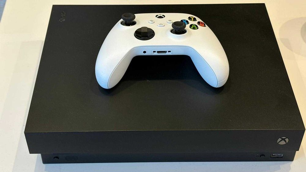 Consola Microsoft Xbox One X 1TB