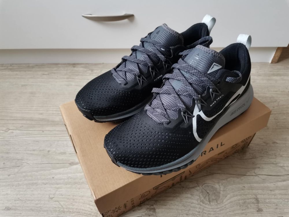 Nike React Pegasus Trail 41 номер 26.5