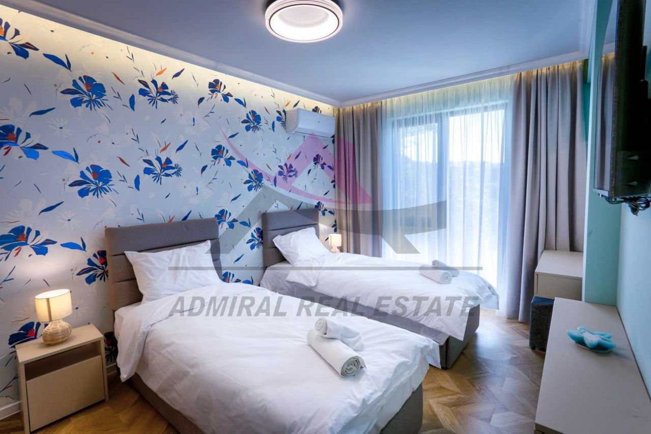 Дава се под наем Тристаен апартамент в Варна, Галата - 110 кв.м за 950 € - Снимка #1
