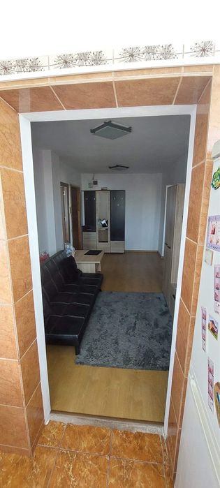 Inchiriez  apartament Rovine