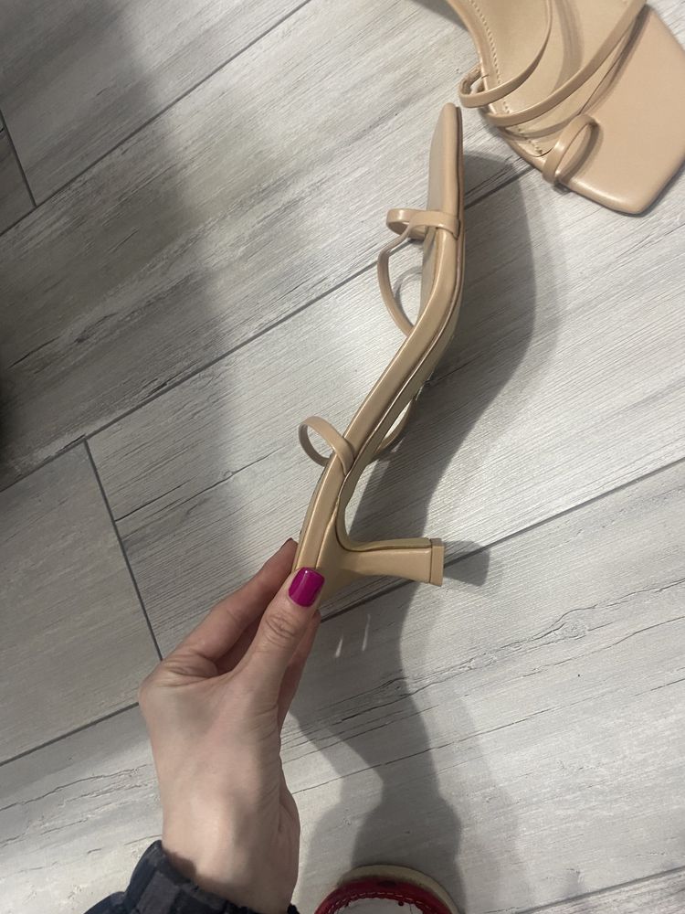 Saboți nine west nude