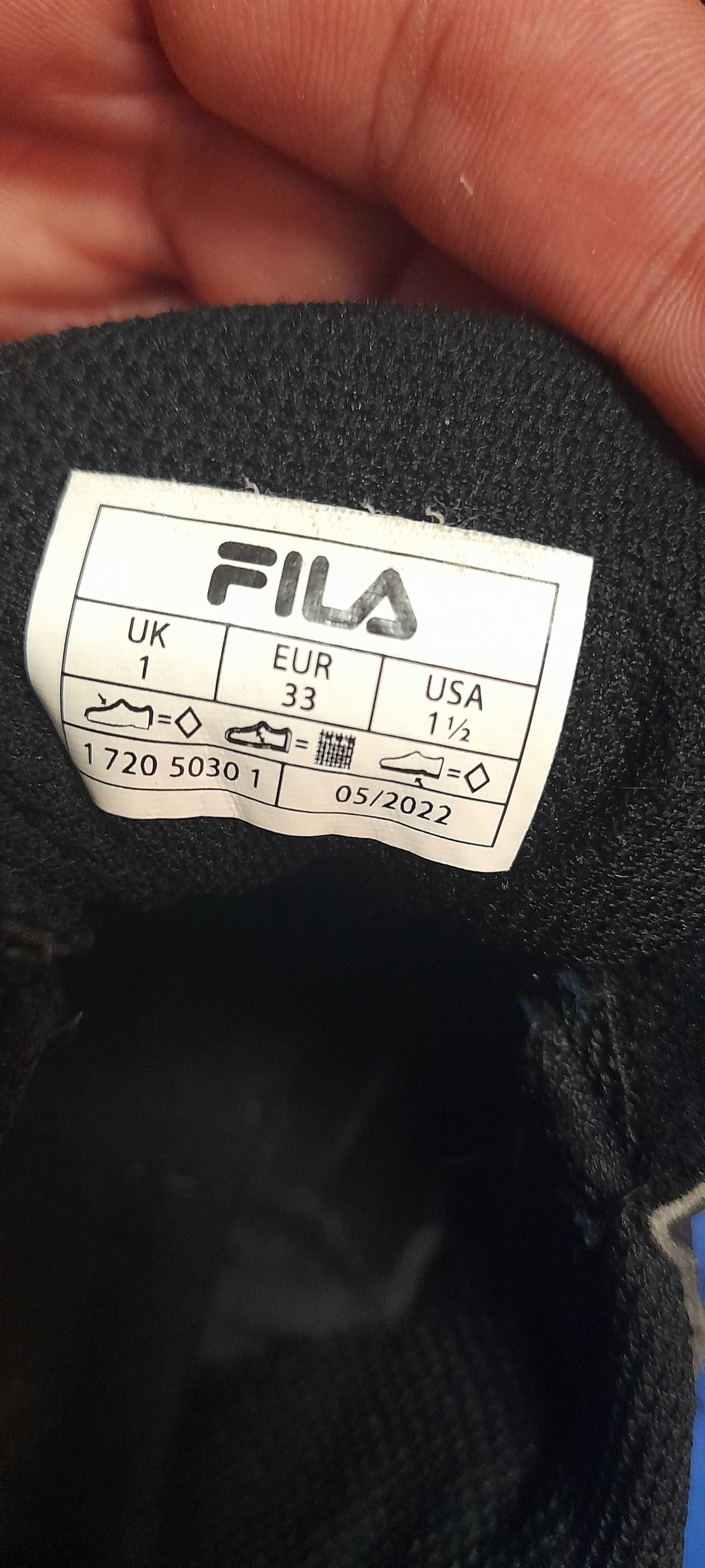 Футболни Бутонки FILA