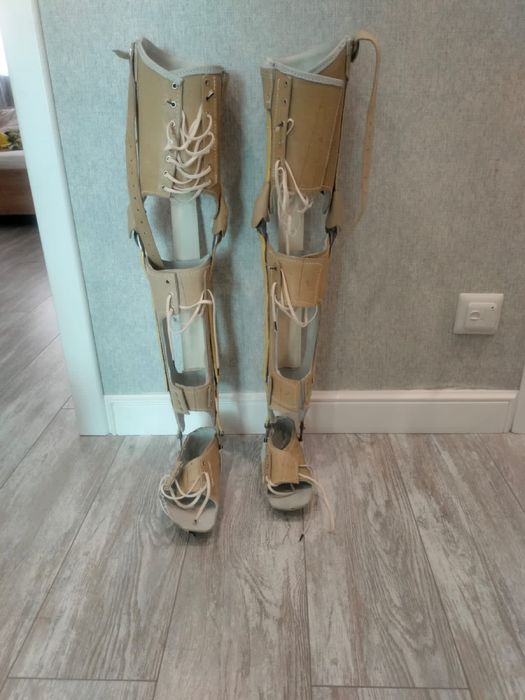 Детский ортез для коленного сустава.