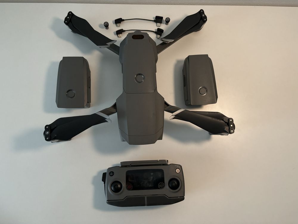 Pachet dronă Dji Mavic 2 Pro cu Fly More Kit